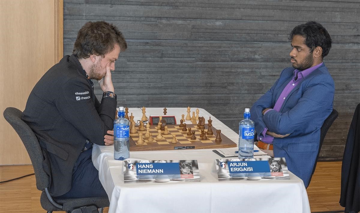 Niemann vs. Erigaisi. Image credits: LarsOA Hedlund/Tepe Sigeman & Co Tournament.