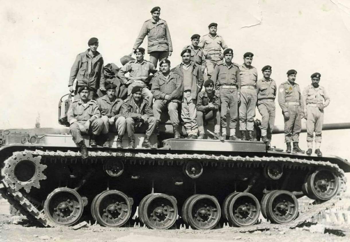 Tank-and-soldiers